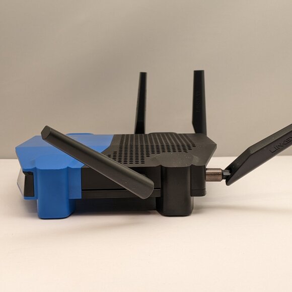 LINKSYS WRT3200ACM MU-MIMO 4 Port Gigabit WiFi Router Tri-Stream 160 Tech USED - Picture 5 of 15